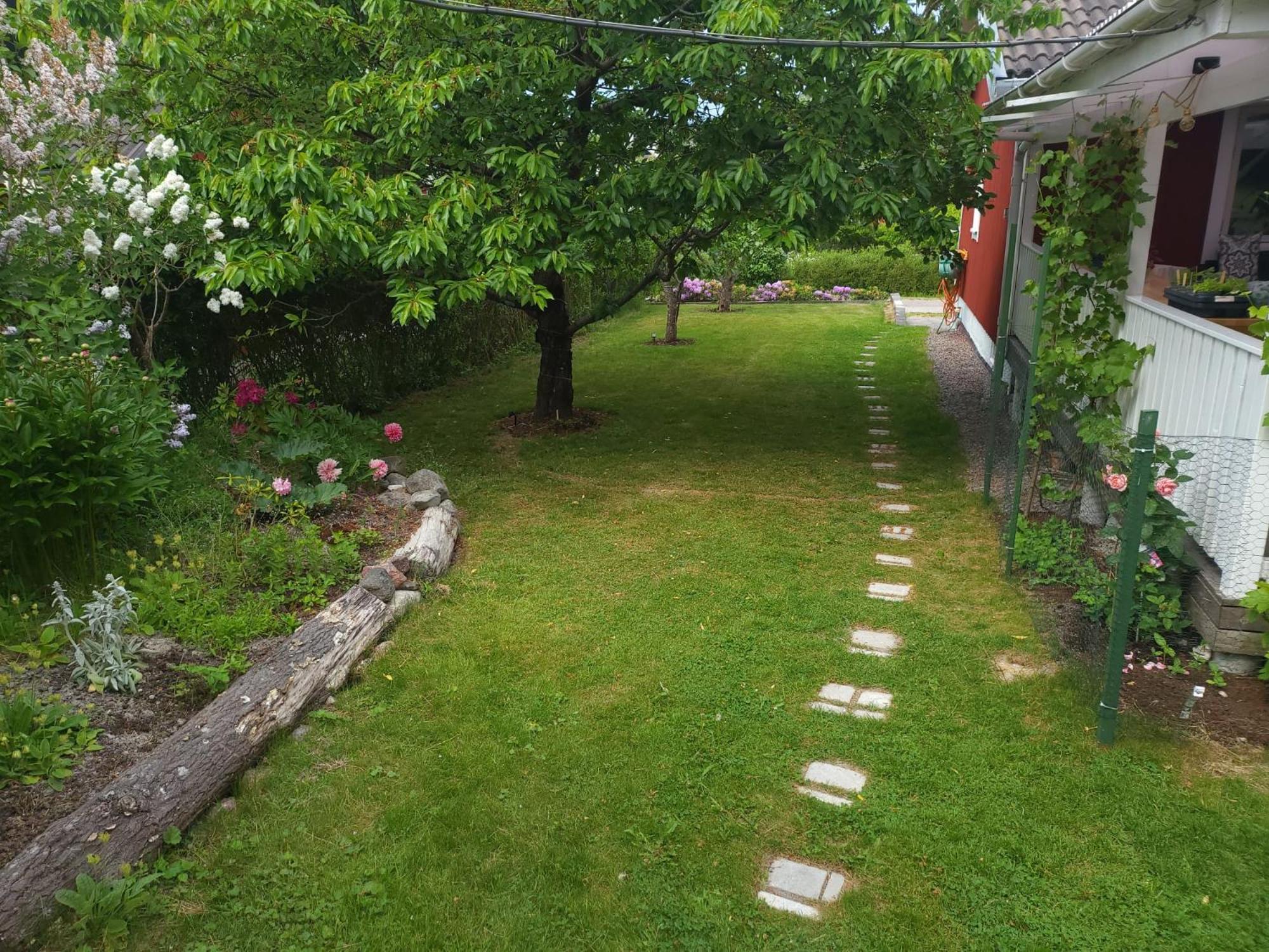 Вилла Lilla Huset Med Stor Traedgardstomt Naera Golf Och Hav Труса Экстерьер фото